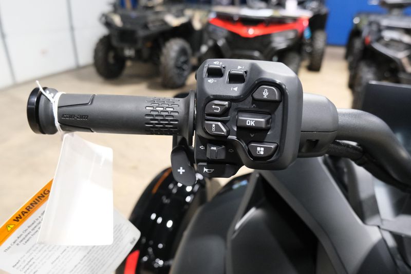 NEW 2026 CAN-AM SPYDER F3S Image 15