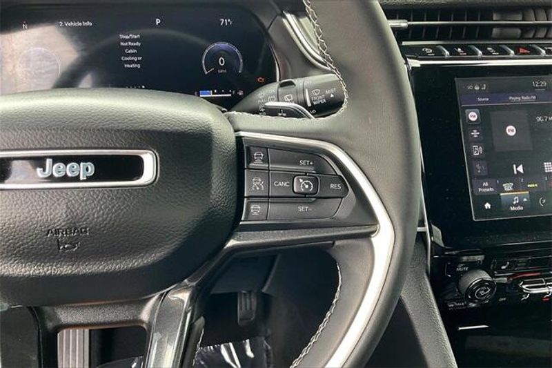 2023 Jeep Grand Cherokee AltitudeImage 19
