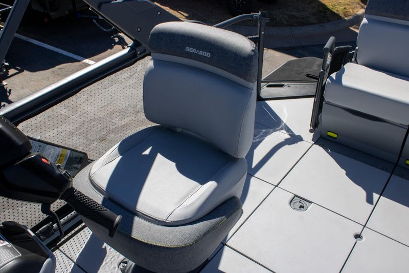 NEW 2026 SEADOO SWITCH CRUISE 21 300HP TECH PACKAGE WITH PAINTED TRAILER Image 16