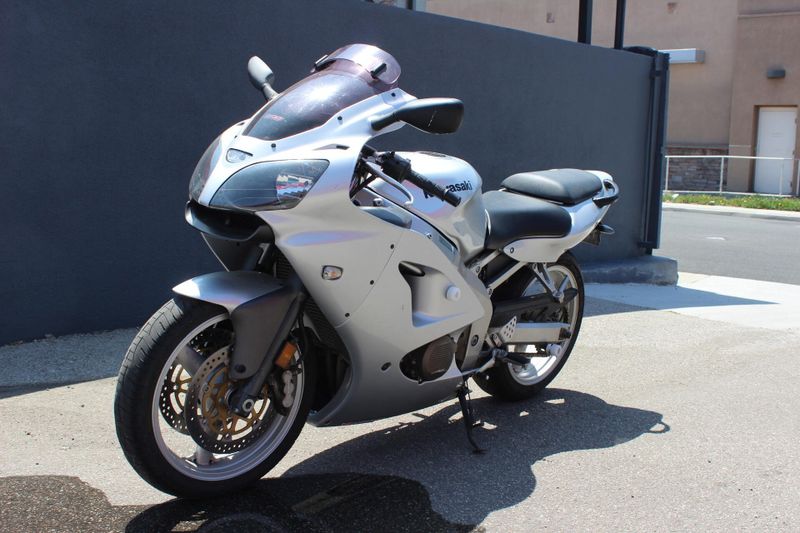 2006 Kawasaki ZZR�� 600 Image 3