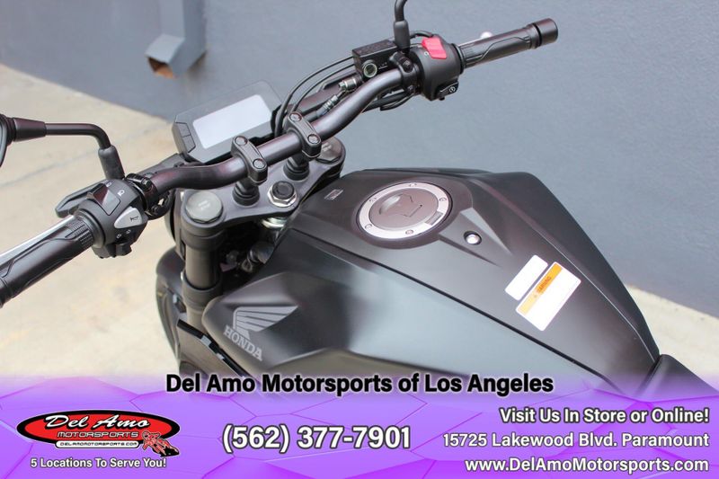 2025 Honda CB300R ABS Image 2