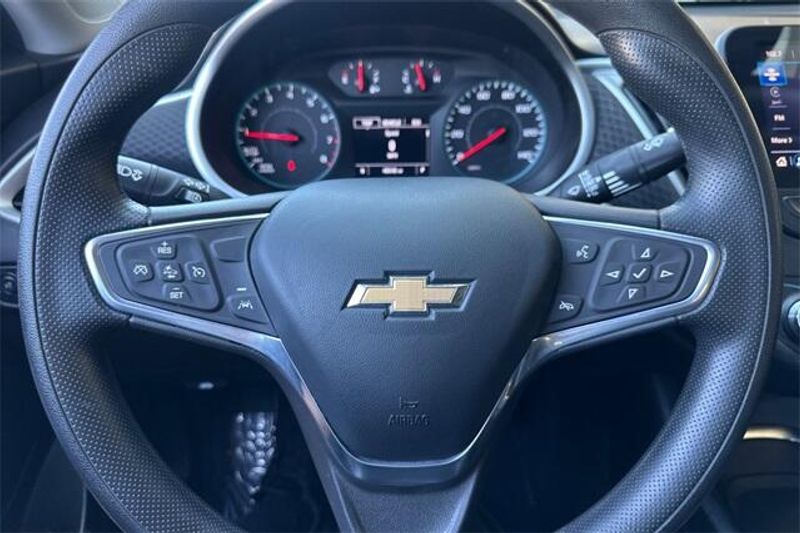 Used 2023 Chevrolet Malibu LTImage 19