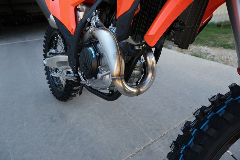 2025 KTM 450 SXF ORANGEImage 9