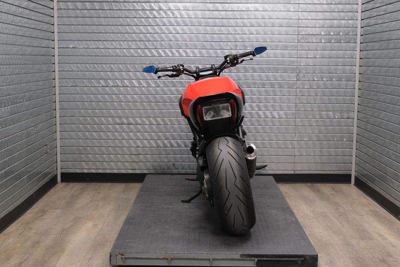 USED 2015 DUCATI DIAVEL Image 4