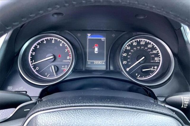 Used 2024 Toyota Camry SEImage 20