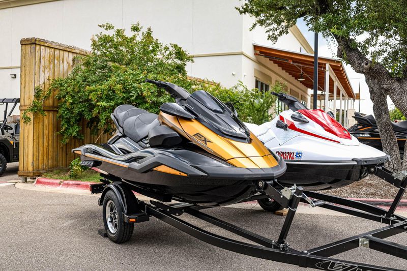 2025 Yamaha FX CRUISER HO WAUDIOCOPPERBLACK Image 1