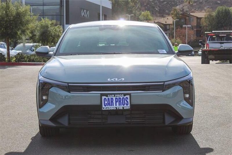New 2025 Kia K4 LXSImage 3