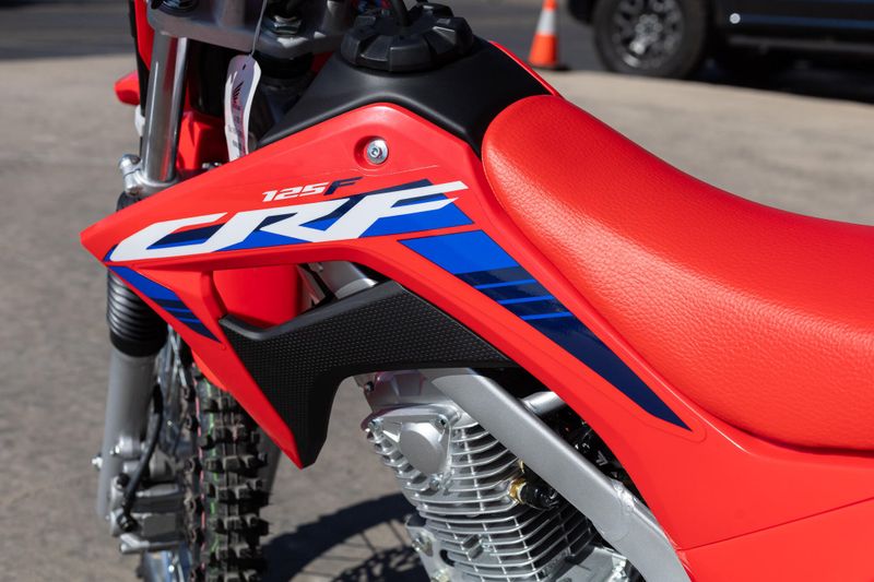 2025 Honda CRF125F RED Image 17