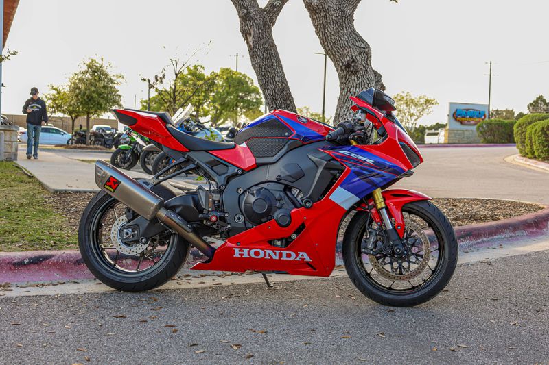 USED 2022 HONDA CBR1000RR ABS Image 8