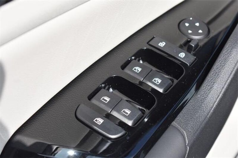 2025 Kia Sportage EXImage 21
