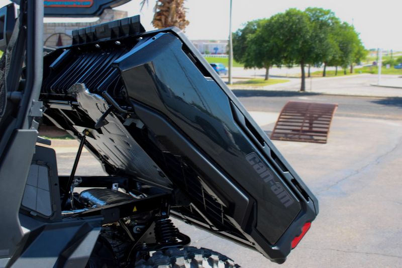 2025 Can-Am DEFENDER MAX LONE STAR HD10 STEALTH BLACK Image 6