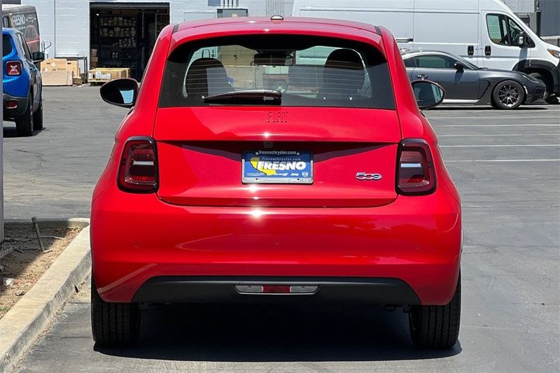 New 2024 Fiat 500e | Fresno CDJR, CA 93710