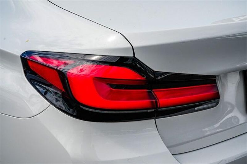 2022 BMW 5 Series 530iImage 9