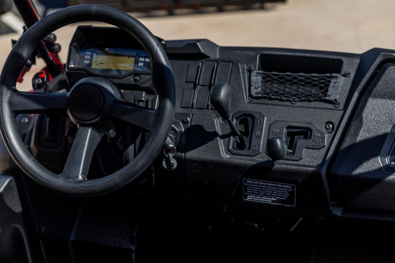 2025 Honda PIONEER 1000 DELUXE Image 8