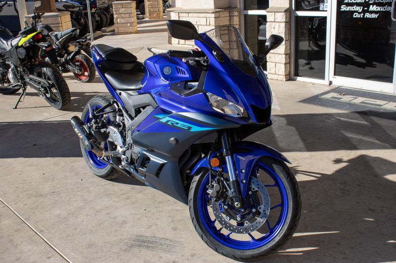 USED 2024 YAMAHA YZFR3 ABS Image 2