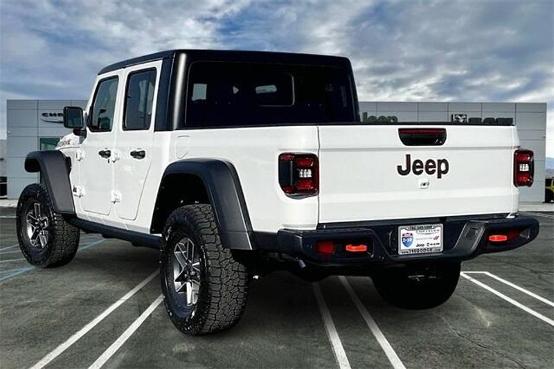 2025 Jeep Gladiator Mojave 4x4Image 2