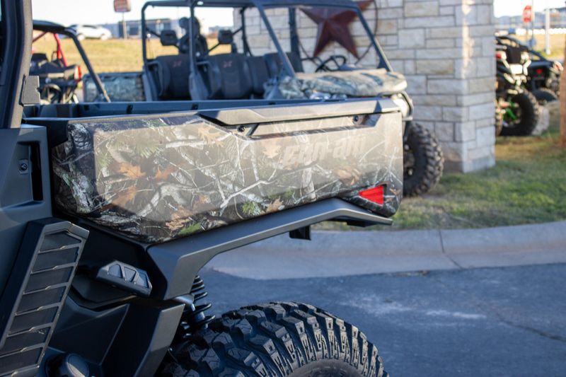 NEW 2026 CAN-AM DEFENDER MAX XT HD11 WITH 1025 INCH TOUCHSCREEN Image 13