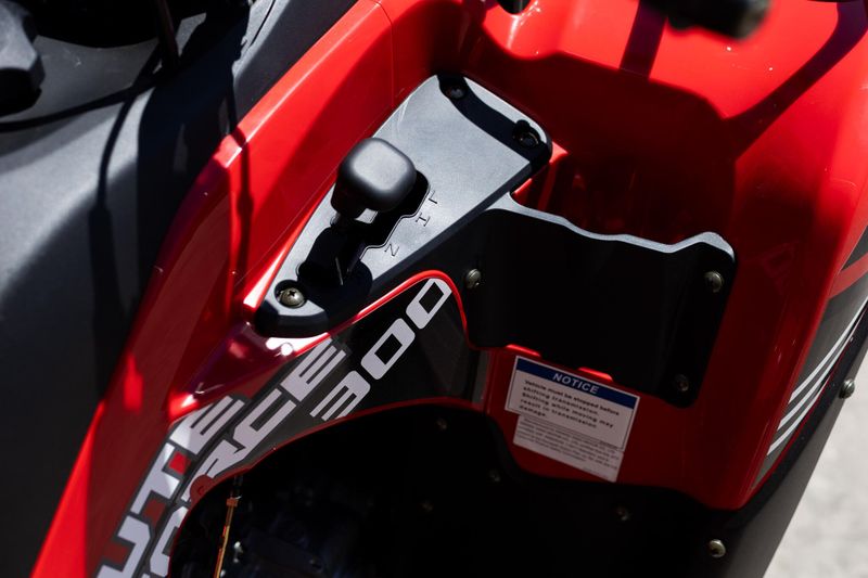 NEW 2026 KAWASAKI BRUTE FORCE 300 Image 13