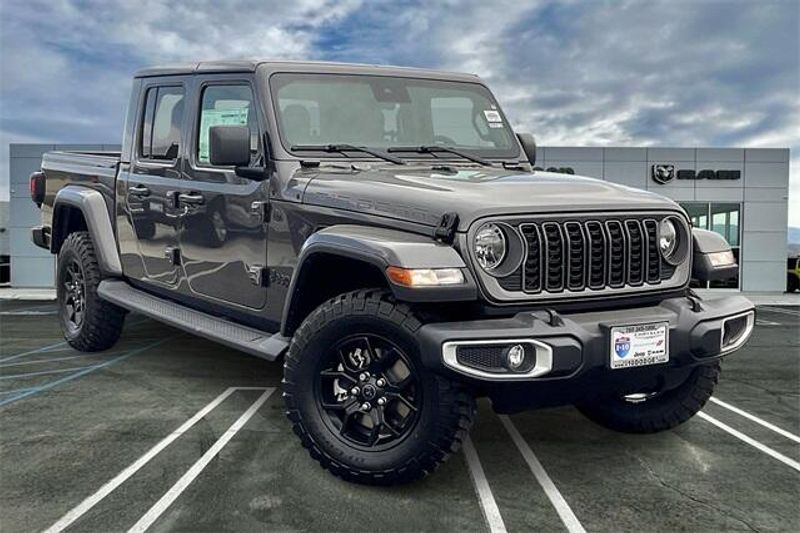 2025 Jeep Gladiator Big Bear 4x4Image 14