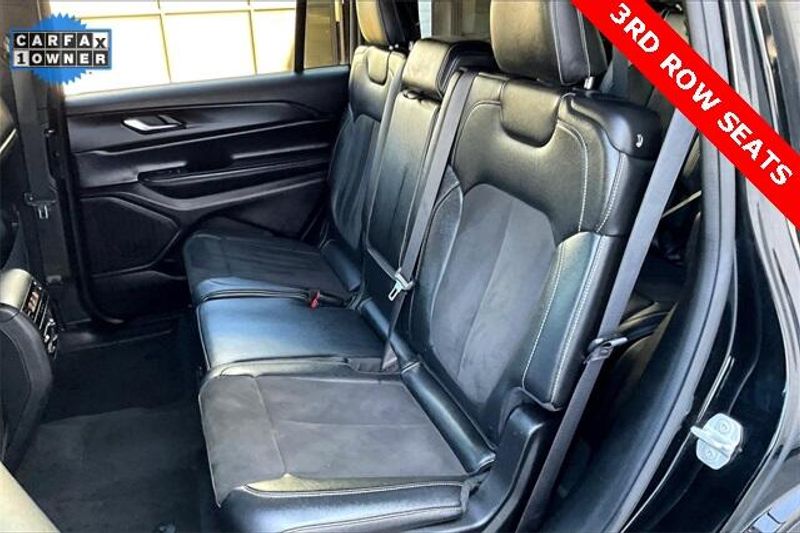 Used 2024 Jeep Grand Cherokee L AltitudeImage 25