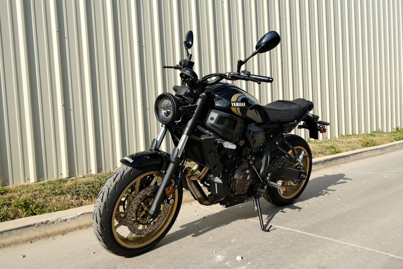 NEW 2025 YAMAHA XSR700 Image 5