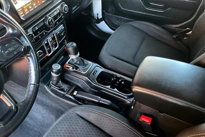 2021 Jeep Gladiator Image 17