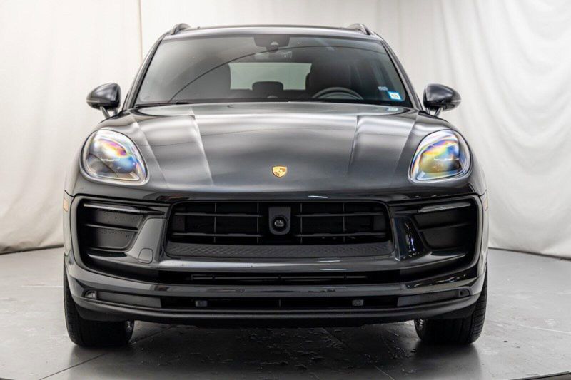 2024 Porsche Macan Image 8