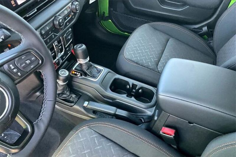 New 2025 Jeep Gladiator Mojave 4x4Image 7