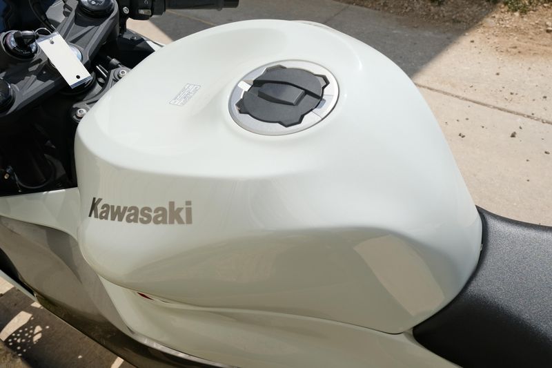 USED 2024 KAWASAKI NINJA ZX6R Image 15