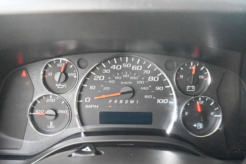 2023 GMC Savana Passenger LSImage 26