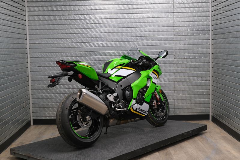 NEW 2025 KAWASAKI NINJA ZX10R KRT EDITION Image 3