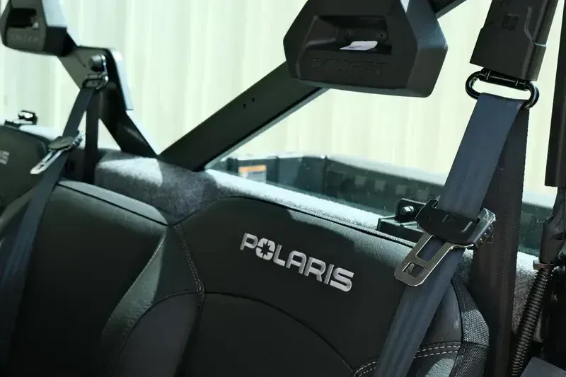New 2025 Polaris RANGER CREW XP 1000 NORTHSTAR TRAIL BOSS EDITION CRYSTAL WHITE WITH PERFORMANCE RED ACCENTS Image 17
