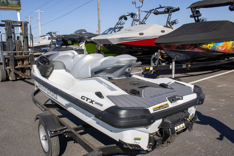 NEW 2026 SEADOO GTX LIMITED 325 WITH SOUND SYSTEM Image 10