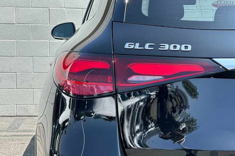 2024 Mercedes-Benz GLC 300Image 23