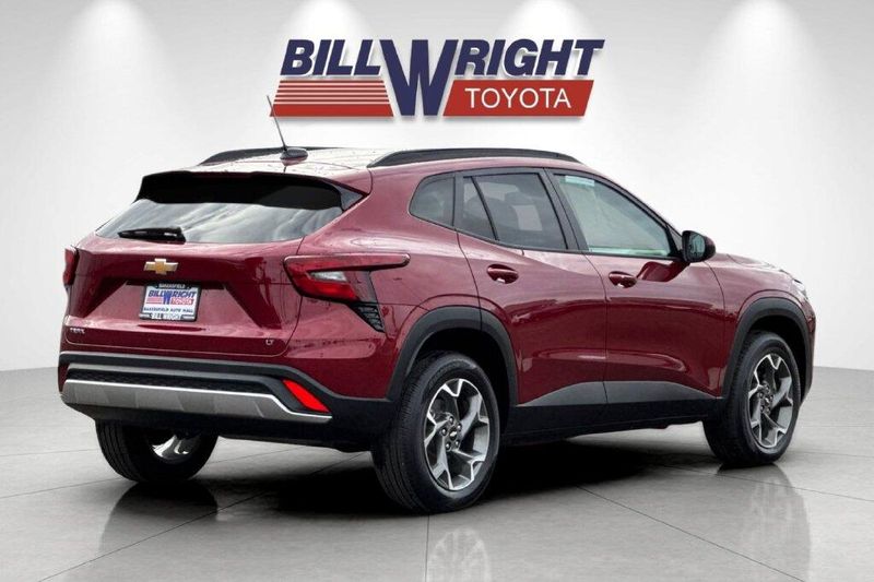 Used 2025 Chevrolet Trax LTImage 3