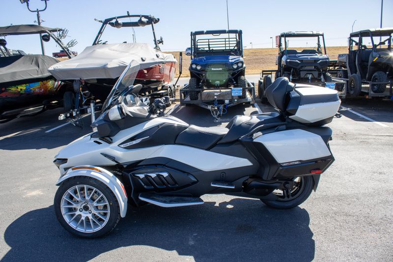 NEW 2026 CAN-AM SPYDER RT LIMITED Image 4