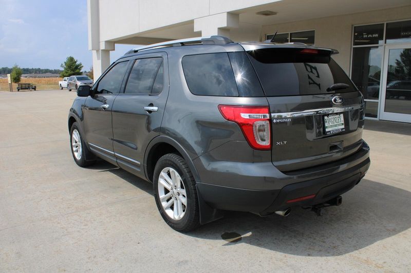 2015 Ford Explorer XLT photo 9