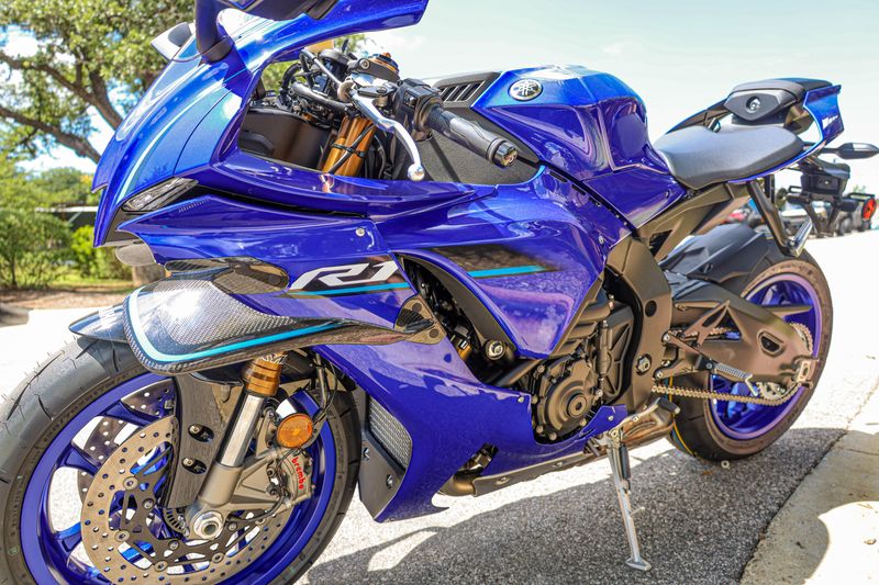 NEW 2026 YAMAHA YZF-R1 Image 3