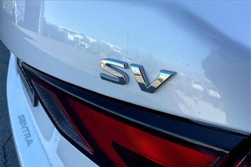 2022 Nissan Sentra SVImage 7