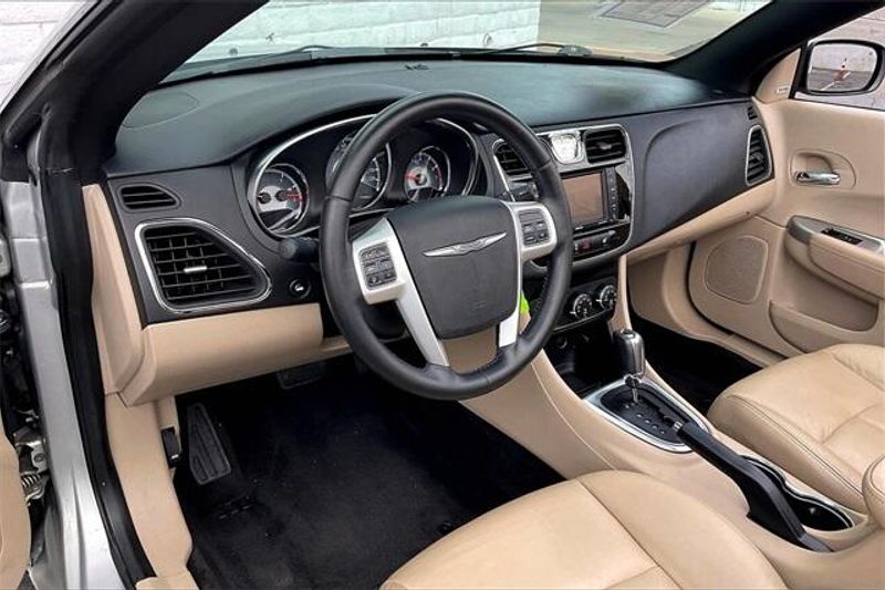 Used 2012 Chrysler 200 LimitedImage 14