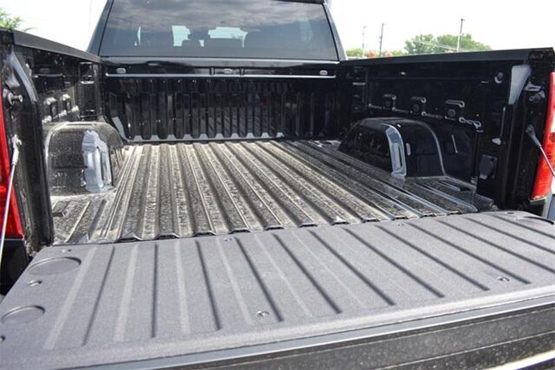 2025 Chevrolet Silverado 1500 LTImage 19