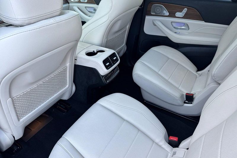 Used 2025 Mercedes-Benz GLS 450Image 13