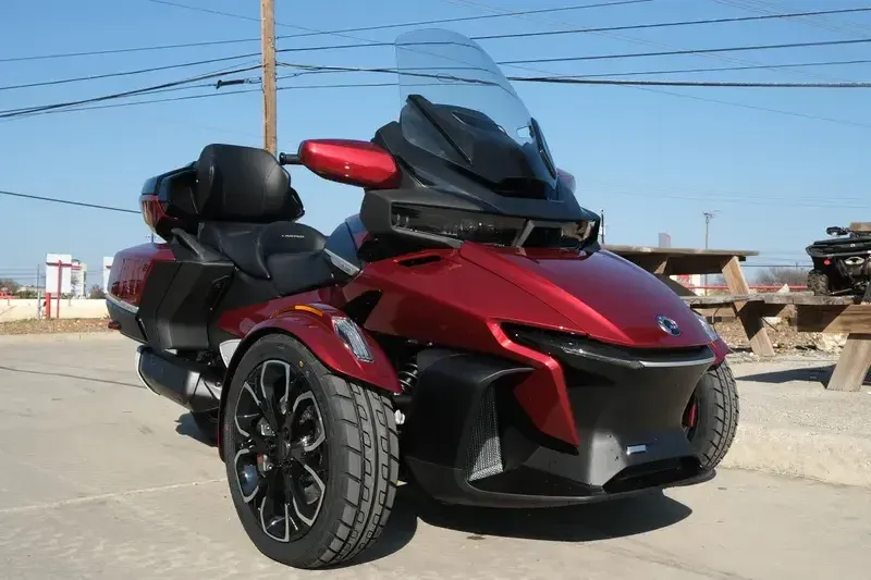 2025 Can-Am SPYDER RT LIMITED DEEP MARSALA METALLIC WITH PLATINUM ACCENTSImage 4