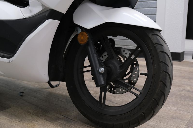 USED 2018 HONDA PCX 150 Image 12