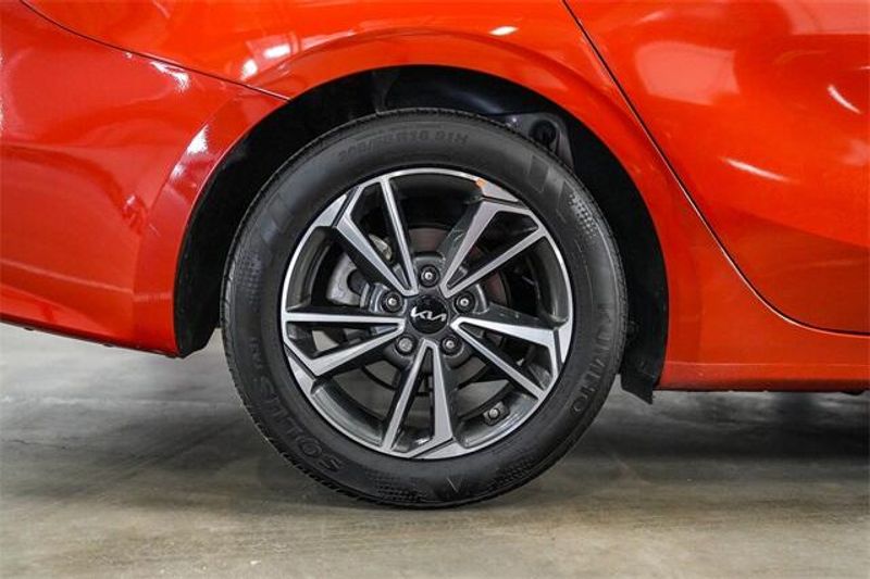 2022 Kia Forte LXSImage 13