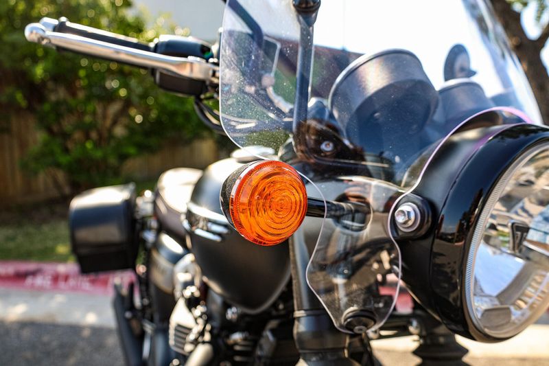 2022 Triumph BONNEVILLE T 120 BLACK EURO 5A BASE Image 12