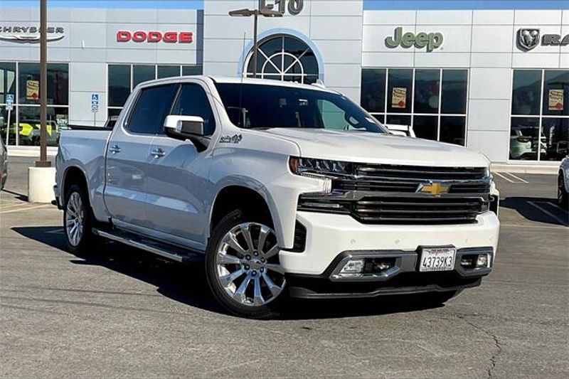 2022 Chevrolet Silverado 1500 LTD High CountryImage 2