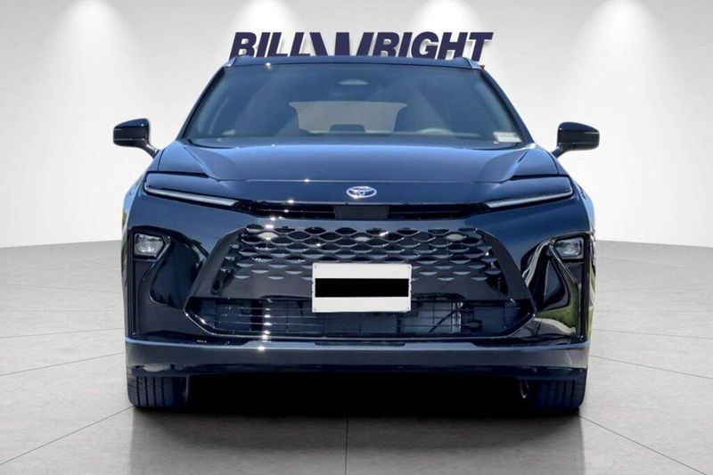 New 2026 Toyota Crown Signia XLEImage 8
