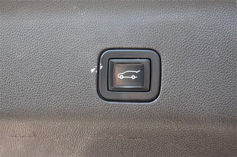 Used 2021 GMC Yukon DenaliImage 24