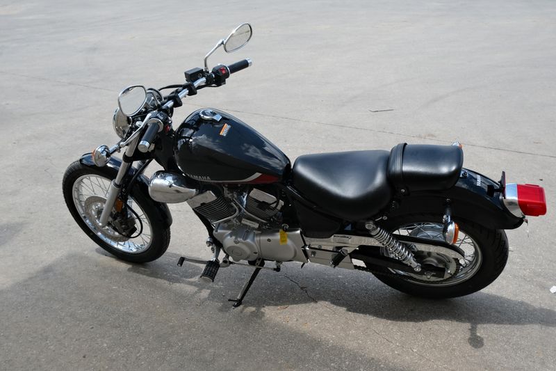 2025 Yamaha V STAR 250 RAVEN Image 15